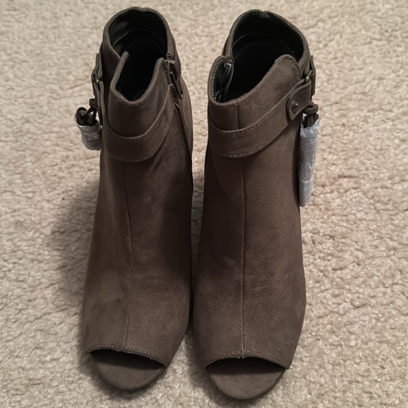 Charlotte Russe Lucite Booties Size 9 Color Khaki - Picture 1 of 13